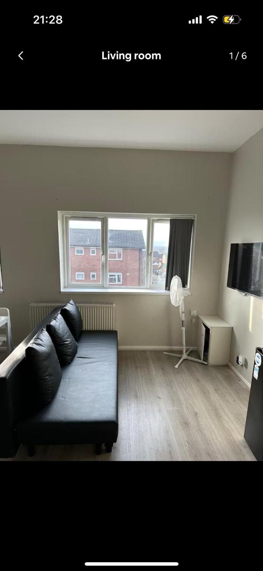 Newly Refurbished With Free Parking Flat 6 *